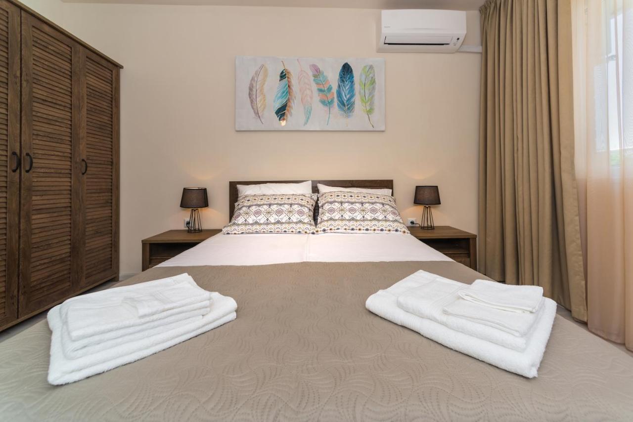 Alma Apartment - Stylish 1Bd Flat With Balcony By Flat Mаnager بلوفديف المظهر الخارجي الصورة