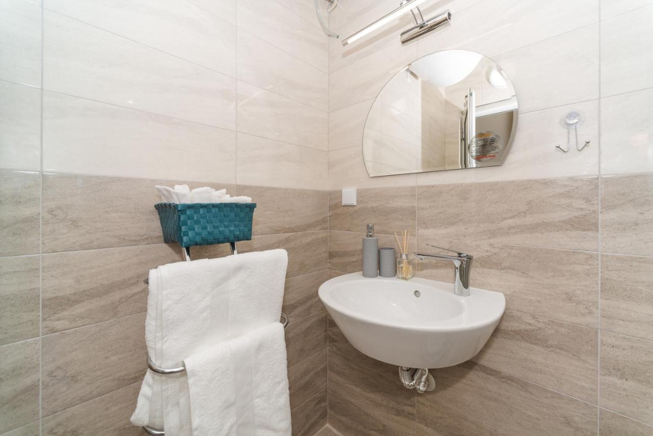 Alma Apartment - Stylish 1Bd Flat With Balcony By Flat Mаnager بلوفديف المظهر الخارجي الصورة